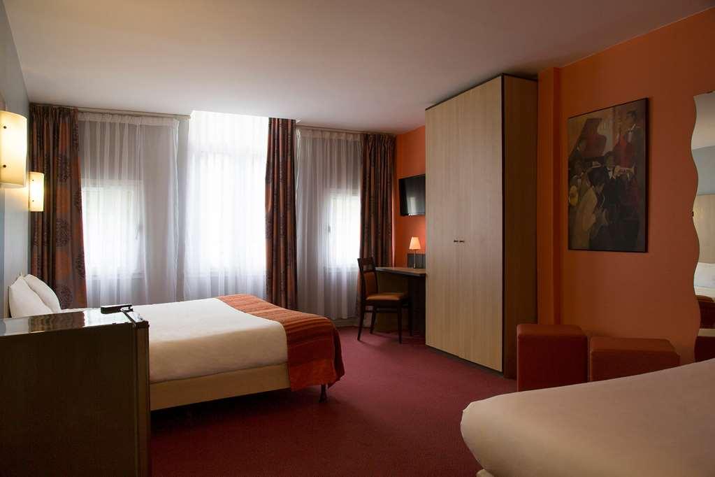 Brit Hotel Le Lion D'Or Chinon Zimmer foto